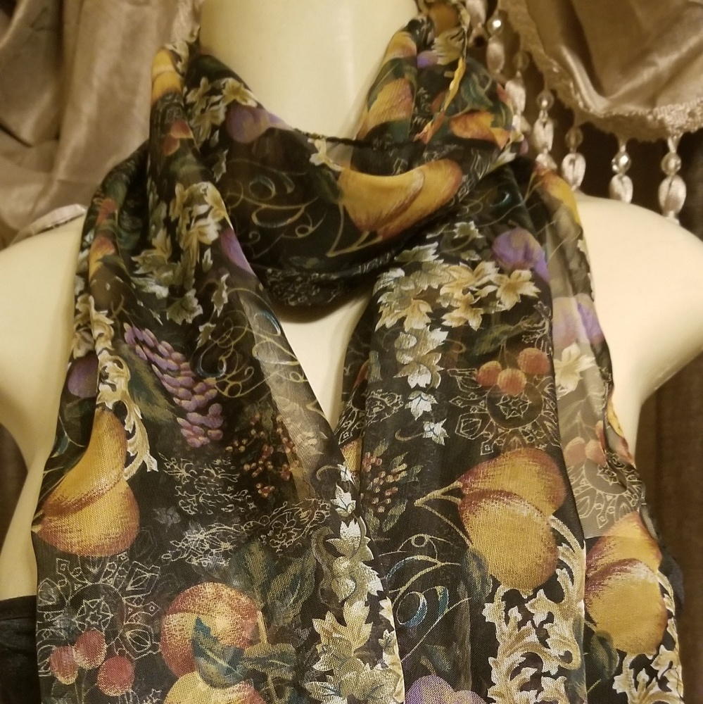 Mr.Fig🌰 & Ms Grapes 🍇Scarf ~Vintage piece